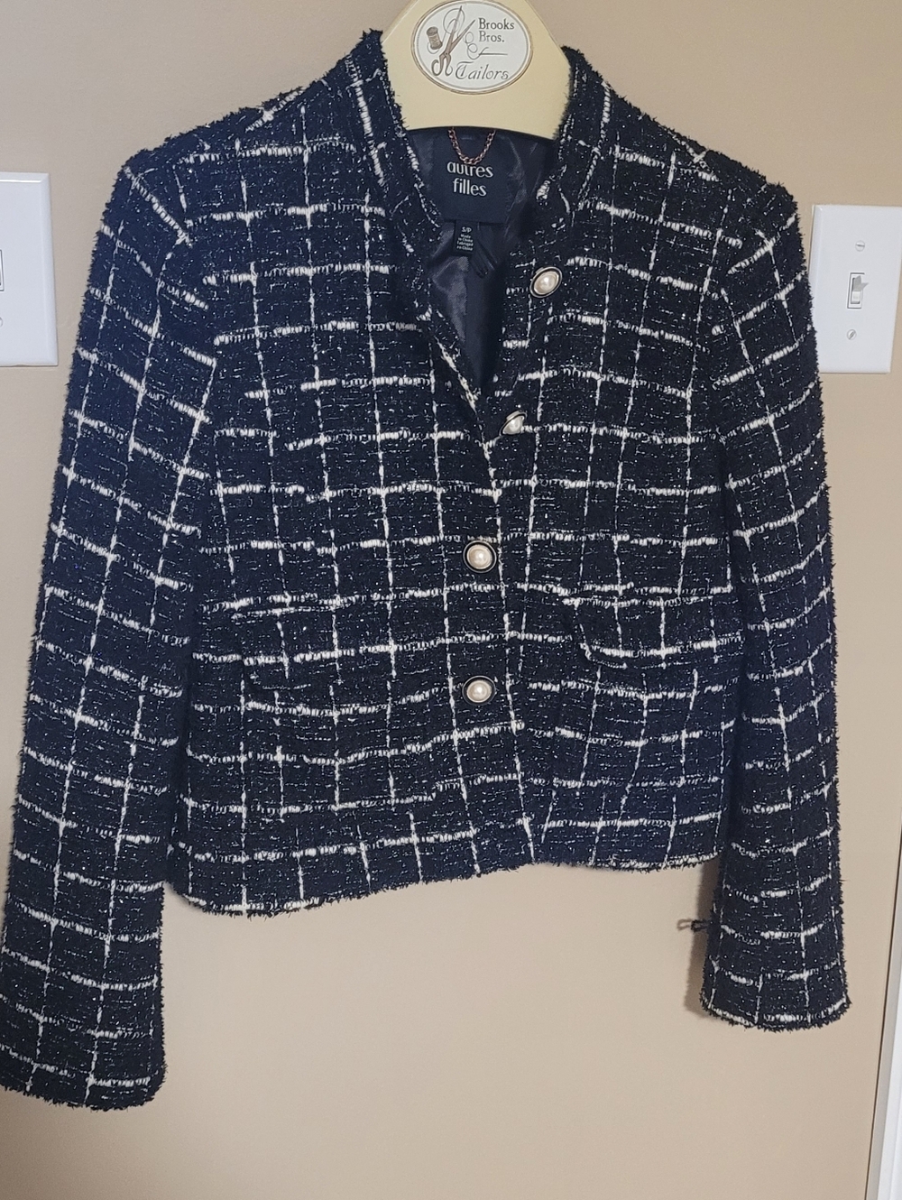 💛2 for $20💛 Bundle and save. Black And White Tweed Pearl-Button Jacket